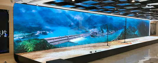 云旅游客廳-大數(shù)據(jù)展示機